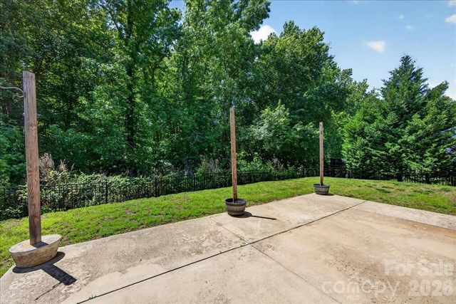 2053 Pine Siskin Court, Fort Mill, SC 29707