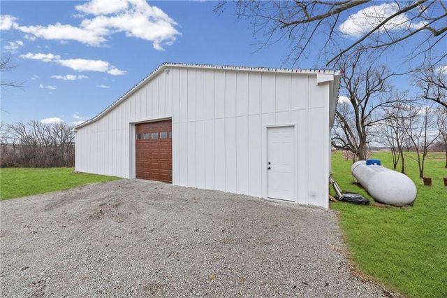 17391 State Route 371 Highway, Faucett, MO 64448