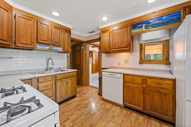 35 Maple Avenue, Wolcott, CT 06716