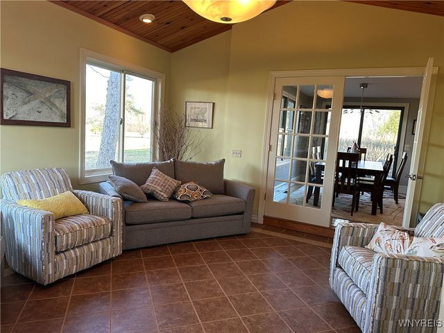 5948 Chestnut Road, Newfane, NY 14108