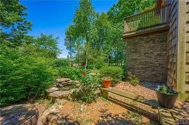 5948 Chestnut Road, Newfane, NY 14108