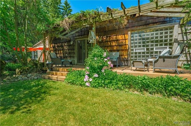 5948 Chestnut Road, Newfane, NY 14108