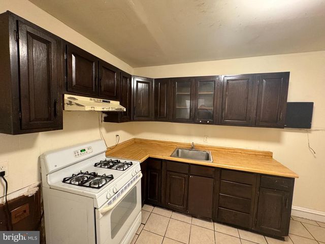 4076 E ROOSEVELT BLVD, Philadelphia, PA 19124