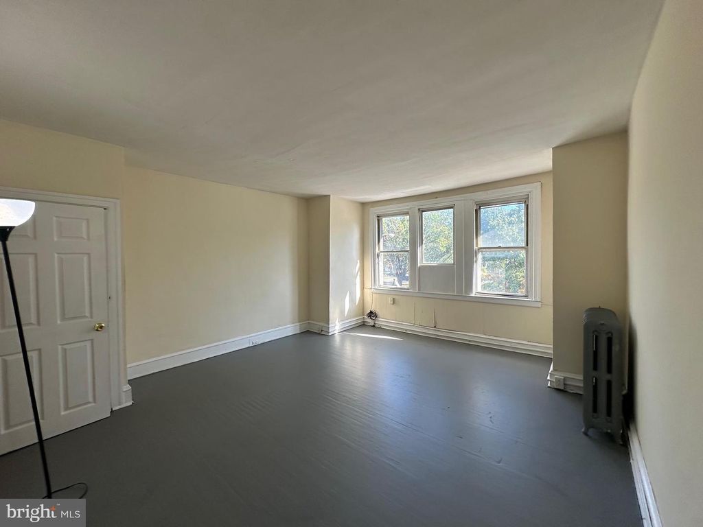 4076 E ROOSEVELT BLVD, Philadelphia, PA 19124