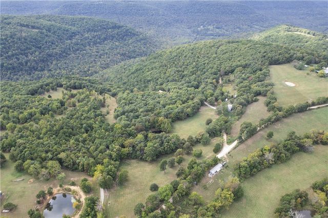 2257 NC 8800, Jasper, AR 72641