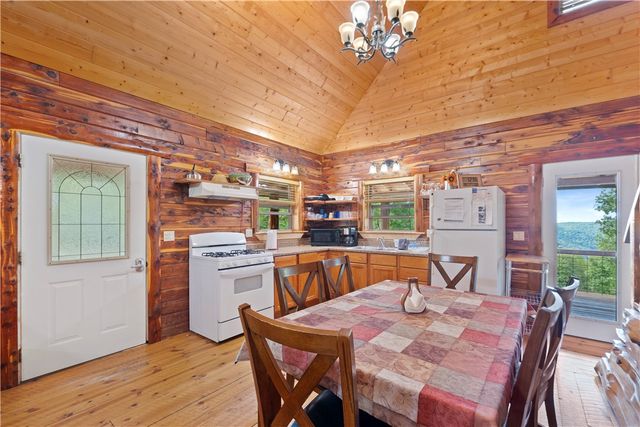 2257 NC 8800, Jasper, AR 72641