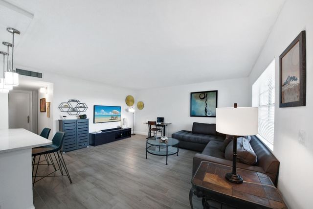 21 Normandy A, Delray Beach, FL 33484