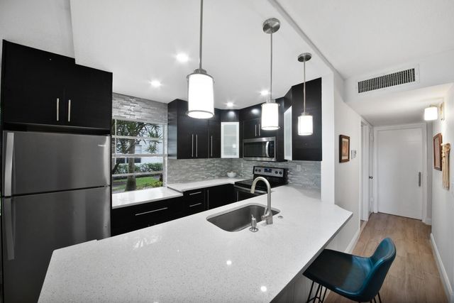 21 Normandy A, Delray Beach, FL 33484