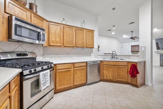 900 Rosemont CT, Leander, TX 78641