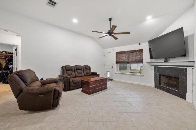 900 Rosemont CT, Leander, TX 78641