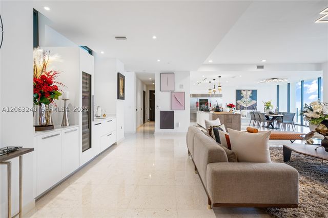 3581 E Glencoe St 505, Miami, FL 33133