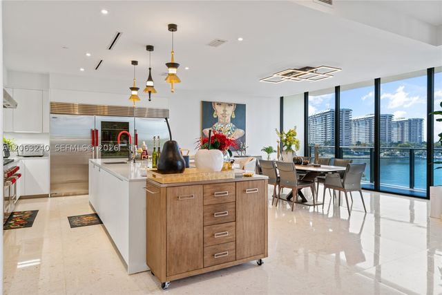 3581 E Glencoe St 505, Miami, FL 33133