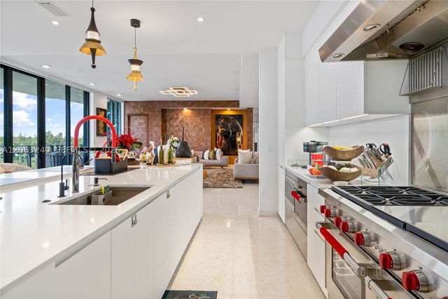 3581 E Glencoe St 505, Miami, FL 33133
