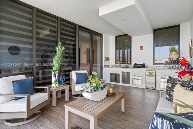 3581 E Glencoe St 505, Miami, FL 33133