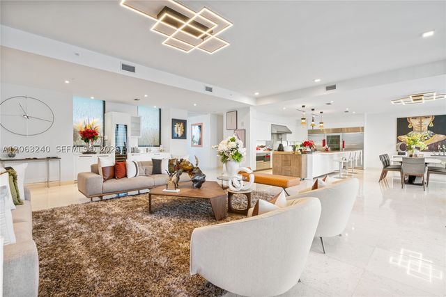 3581 E Glencoe St 505, Miami, FL 33133