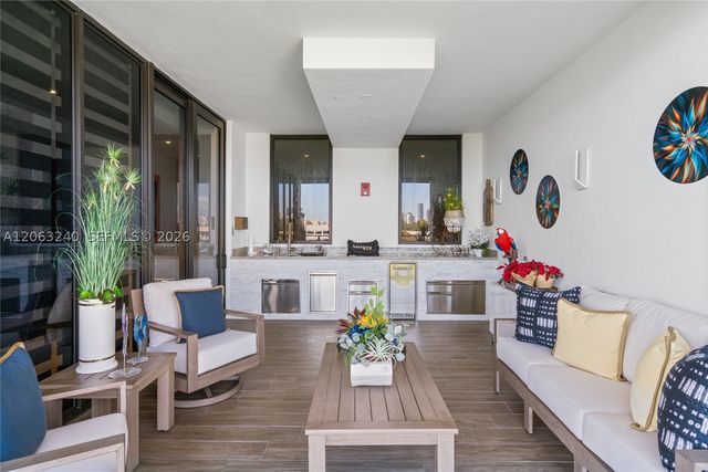 3581 E Glencoe St 505, Miami, FL 33133