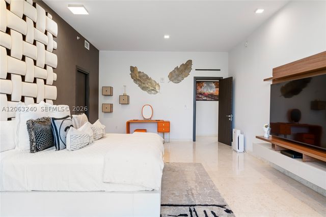 3581 E Glencoe St 505, Miami, FL 33133