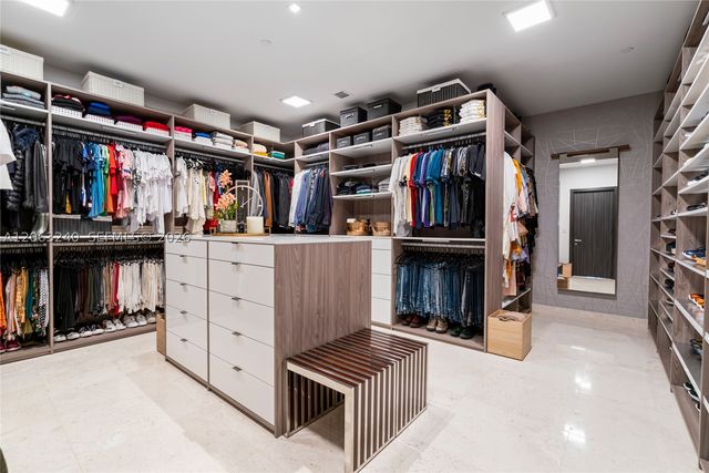 3581 E Glencoe St 505, Miami, FL 33133