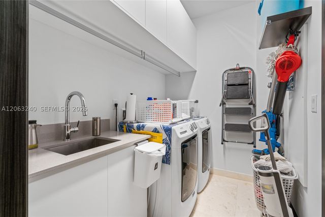 3581 E Glencoe St 505, Miami, FL 33133