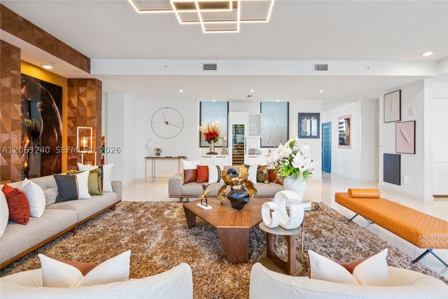 3581 E Glencoe St 505, Miami, FL 33133