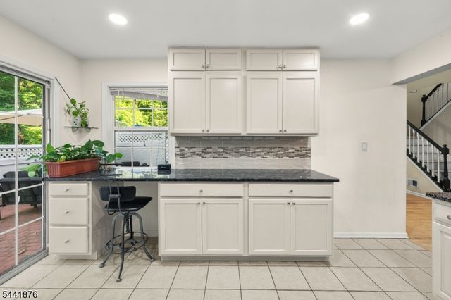 8 Henry Ct, Plainsboro Twp., NJ 08536