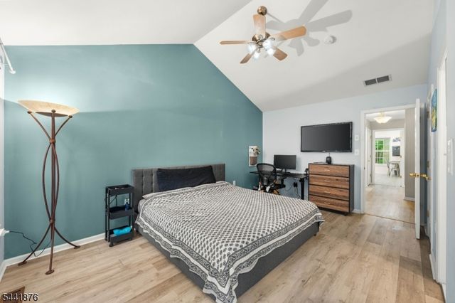 8 Henry Ct, Plainsboro Twp., NJ 08536