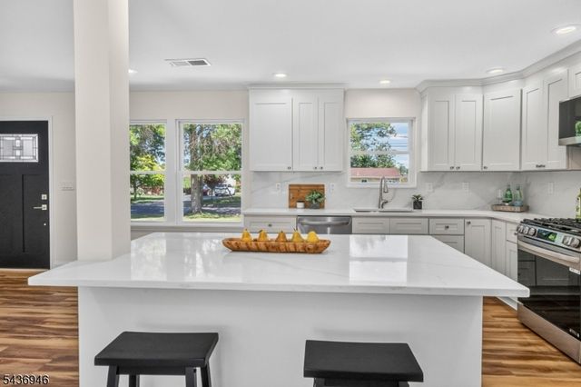 19 Springdale Rd, South Brunswick Twp., NJ 08824