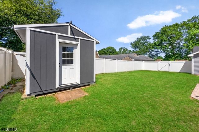 19 Springdale Rd, South Brunswick Twp., NJ 08824