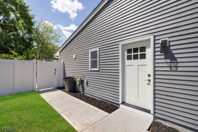 19 Springdale Rd, South Brunswick Twp., NJ 08824