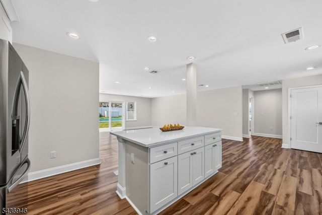 19 Springdale Rd, South Brunswick Twp., NJ 08824