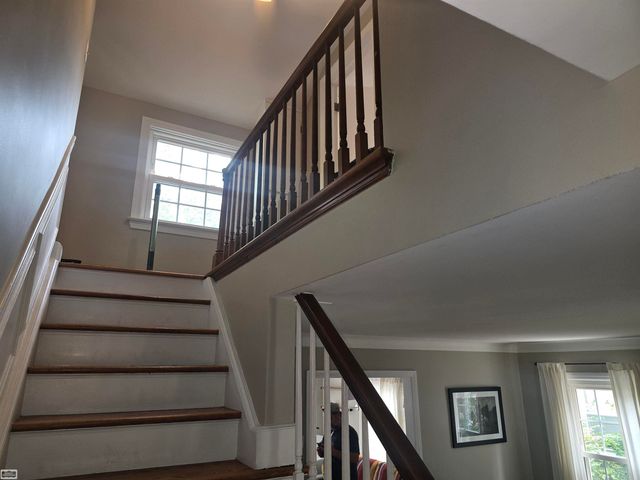1830 Kenmore Drive, Grosse Pointe Woods, MI 48236