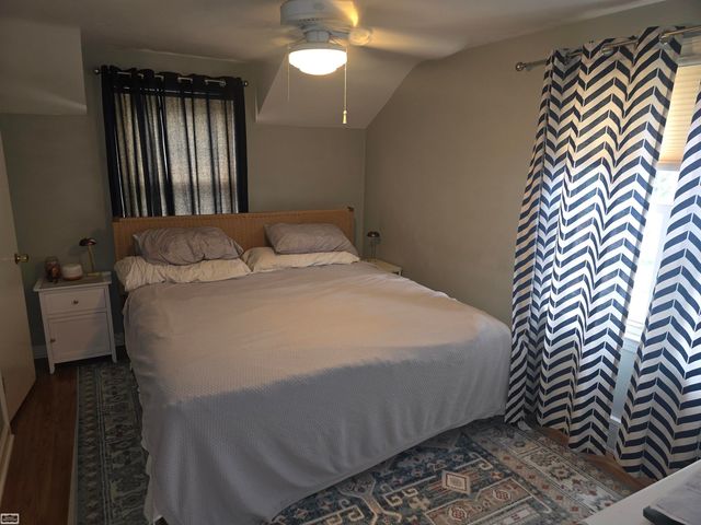 1830 Kenmore Drive, Grosse Pointe Woods, MI 48236