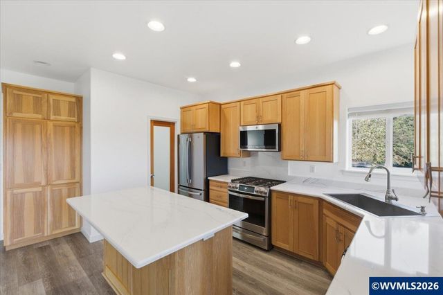 31265 S Main Rd, Lebanon, OR 97355