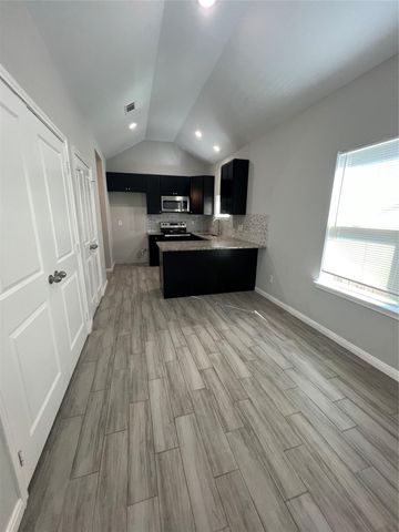 833 Omeara, Montgomery, TX 77316
