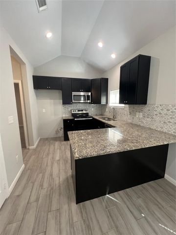 833 Omeara, Montgomery, TX 77316