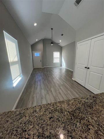 833 Omeara, Montgomery, TX 77316