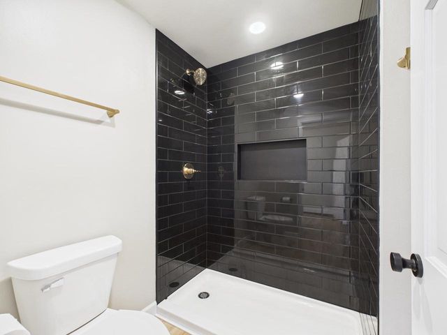 1316 MONTCLAIRE COURT, Appleton, WI 54915