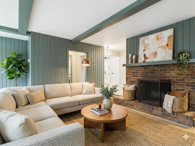 1316 MONTCLAIRE COURT, Appleton, WI 54915