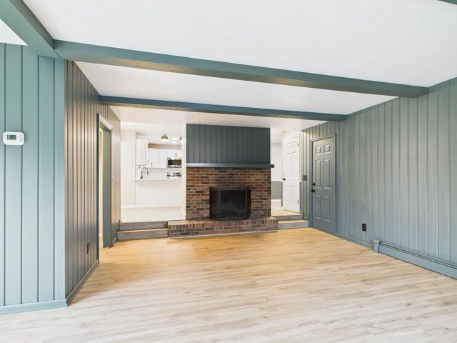 1316 MONTCLAIRE COURT, Appleton, WI 54915