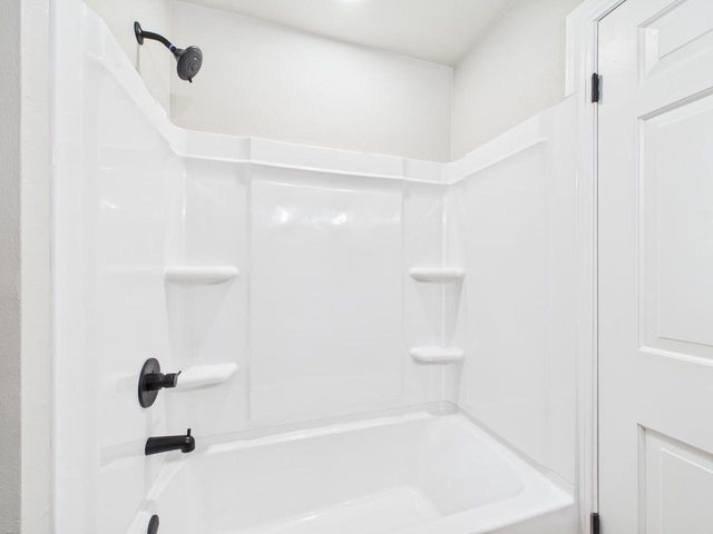 1316 MONTCLAIRE COURT, Appleton, WI 54915