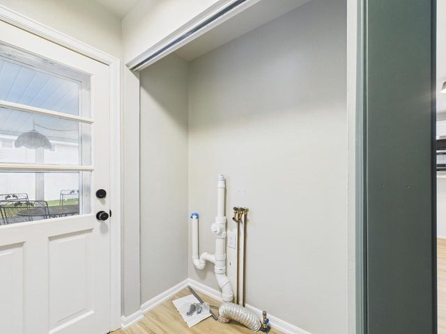 1316 MONTCLAIRE COURT, Appleton, WI 54915