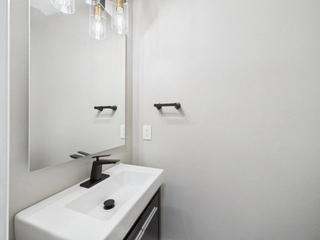 1316 MONTCLAIRE COURT, Appleton, WI 54915