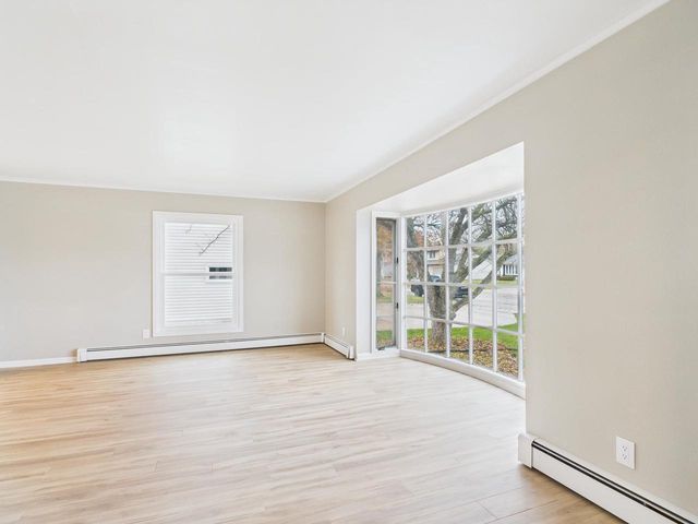 1316 MONTCLAIRE COURT, Appleton, WI 54915