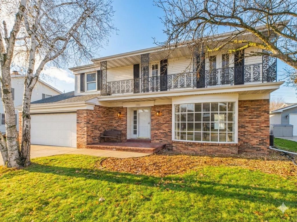 1316 MONTCLAIRE COURT, Appleton, WI 54915