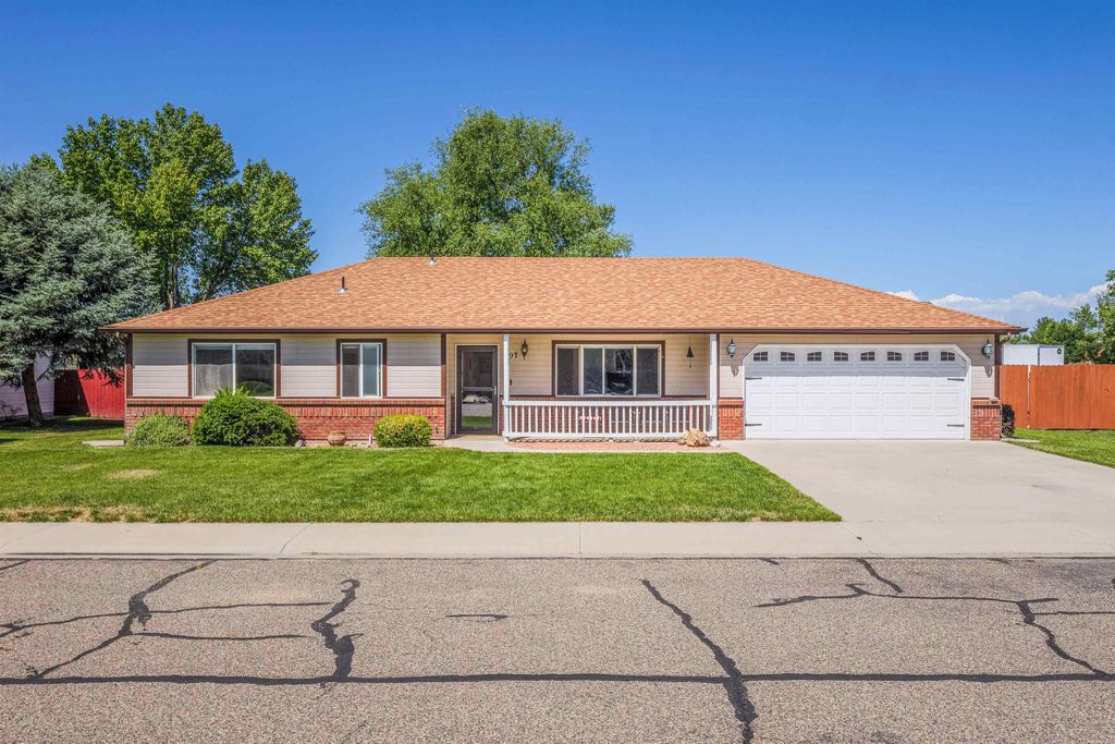 697 Pinyon Drive, Fruita, CO 81521