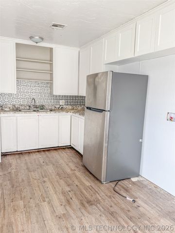 808 B St SE, Ardmore, OK 73401