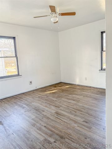 808 B St SE, Ardmore, OK 73401