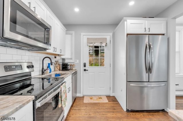 69 Roosevelt Ave, Jefferson Twp., NJ 07438