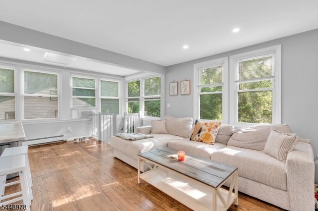69 Roosevelt Ave, Jefferson Twp., NJ 07438