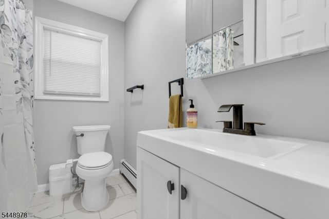 69 Roosevelt Ave, Jefferson Twp., NJ 07438